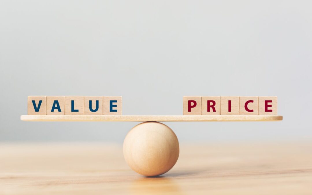 balanza con valor y precio, comparar seguros de decesos guía paso a paso